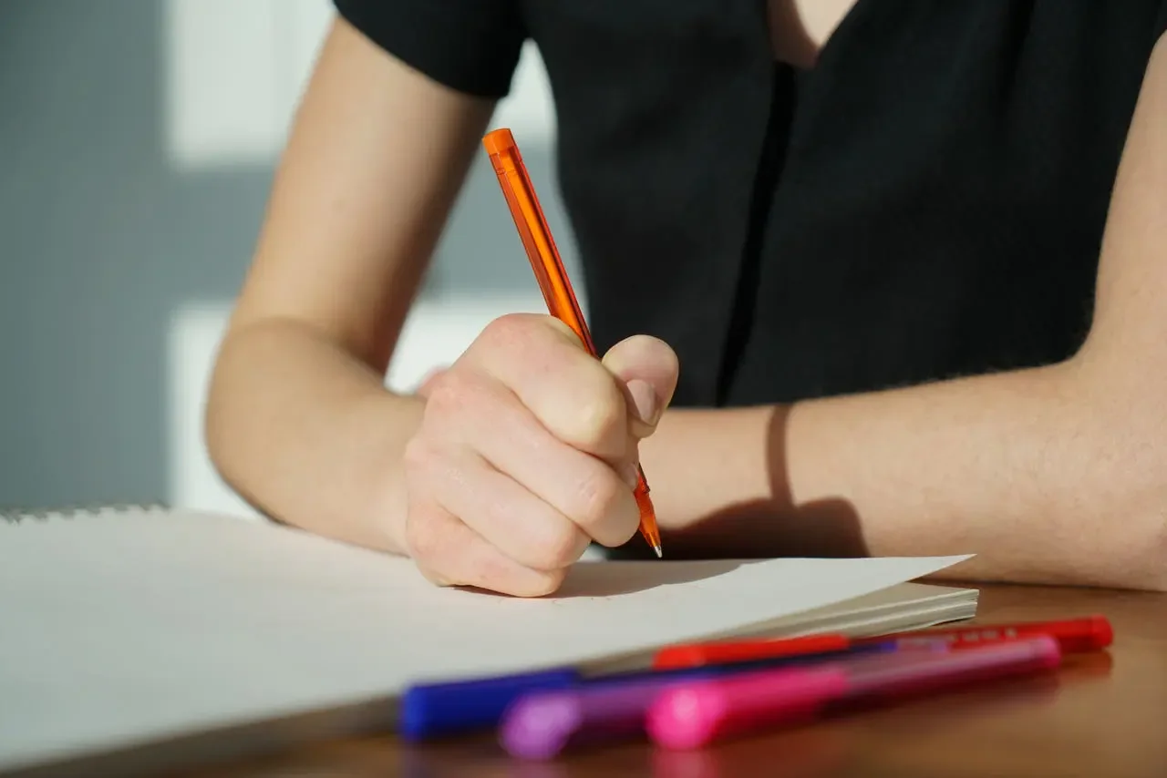 Estudos e educação. Imagem ilustrativa.
